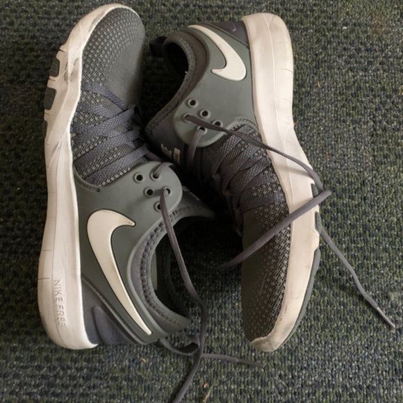 ❤️Nike Gray Mesh Training Shoes 8 - Picture 3 of 4
